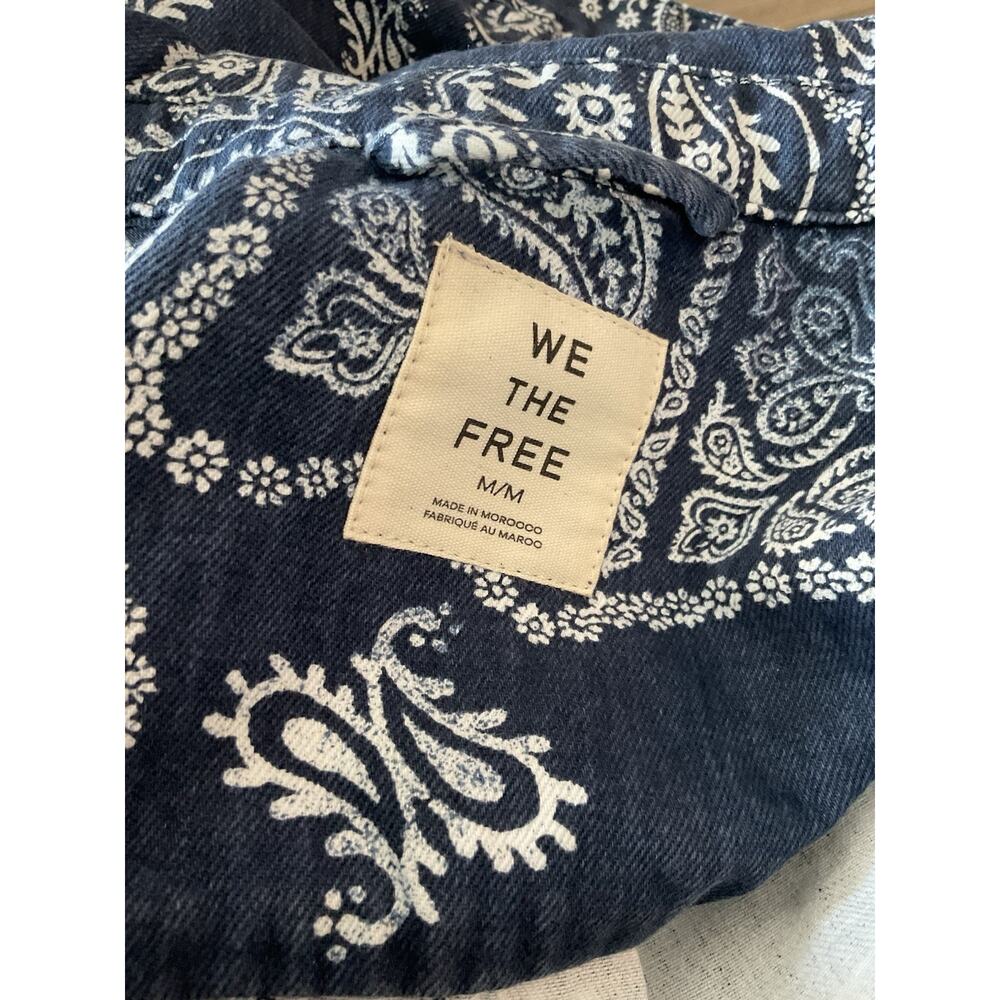We The Free Women’s Blue/White Paisley Bandana Button Front Pocket Jacket, M - Picture 4 of 5
